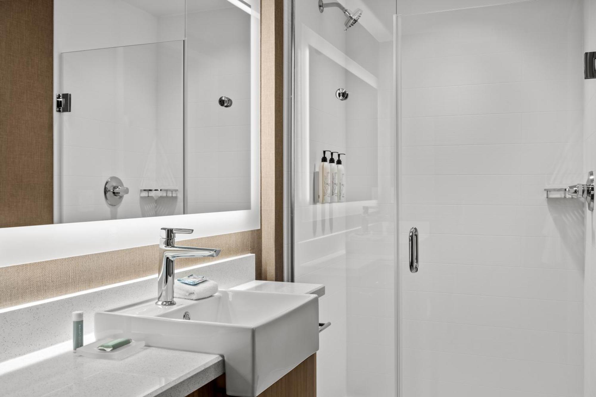 Springhill Suites By Marriott Menomonee Falls Экстерьер фото