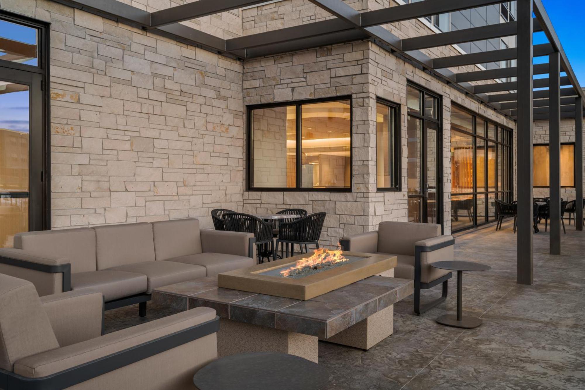 Springhill Suites By Marriott Menomonee Falls Экстерьер фото