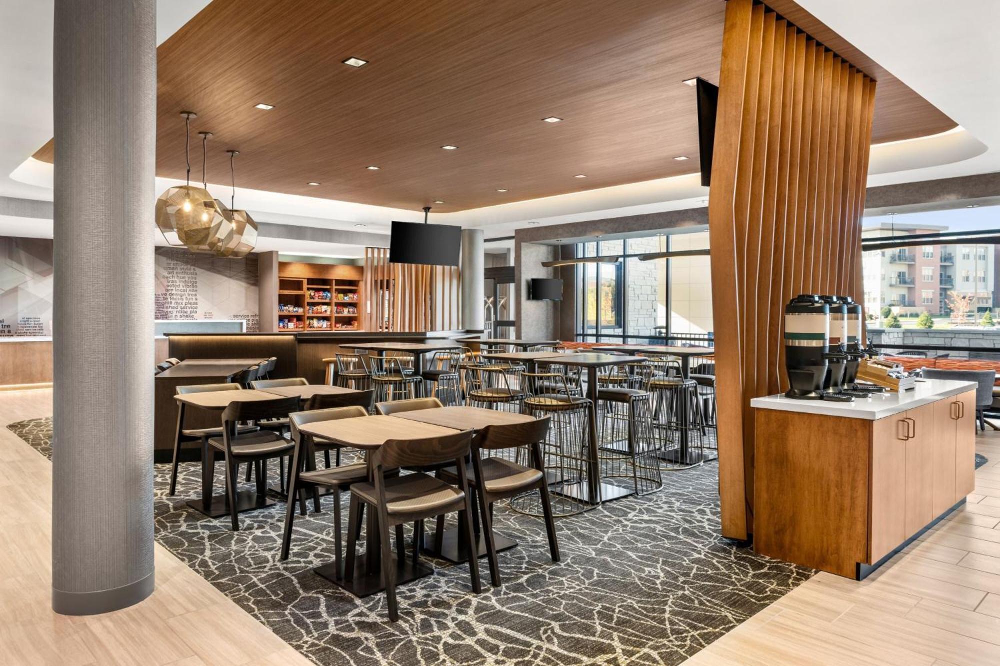 Springhill Suites By Marriott Menomonee Falls Экстерьер фото