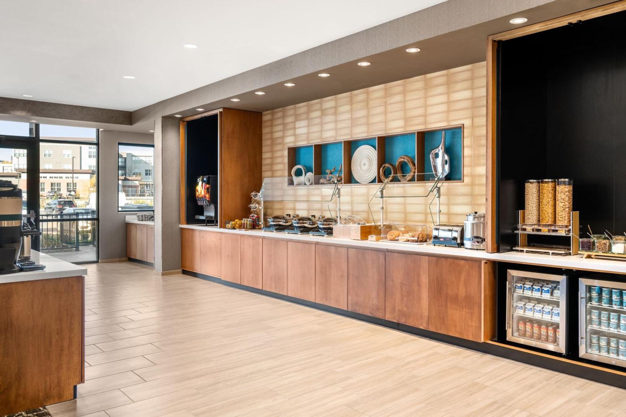 Springhill Suites By Marriott Menomonee Falls Экстерьер фото