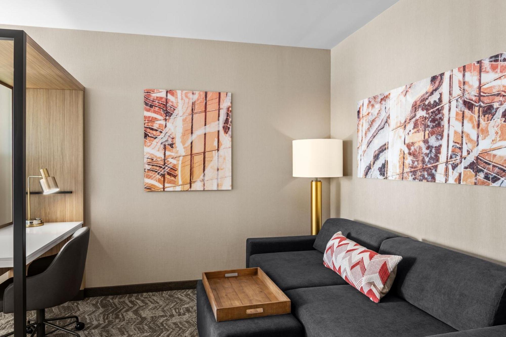 Springhill Suites By Marriott Menomonee Falls Экстерьер фото